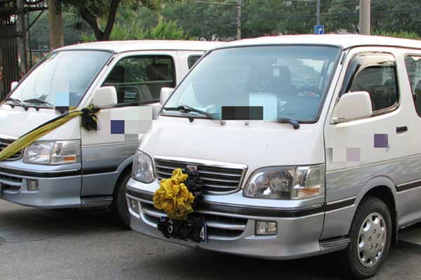 抱骨灰盒乘车禁忌.jpg